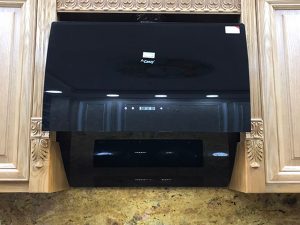 hinh anh lap dat thuc te may hut mui canzy cz 70ea