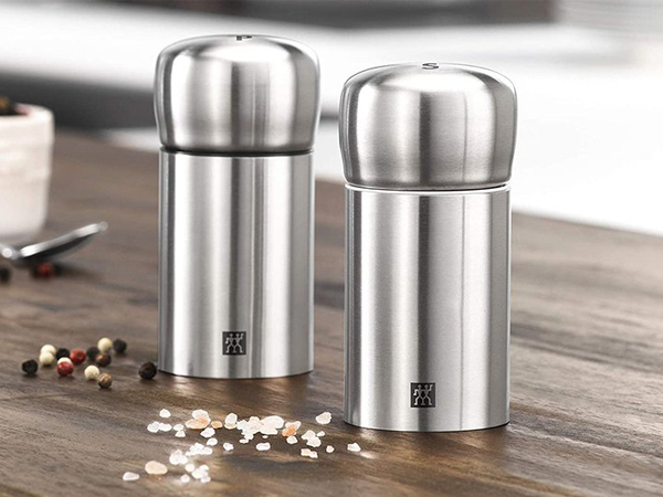 hinh anh thuc te lo xay muoi tieu zwilling salt and pepper mill set 2 mon