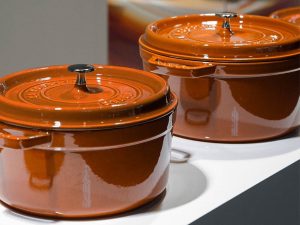 Nồi gang Staub Round Cocotte Brown 24cm 4 hinh anh thuc te noi gang staub round cocotte brown 24cm