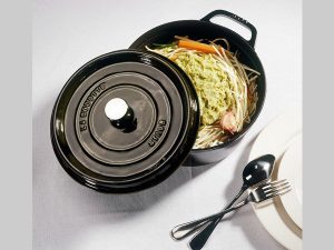 Nồi gang Staub Round Cocotte Black 20cm 5 san pham noi gang staub round cocotte black 20cm