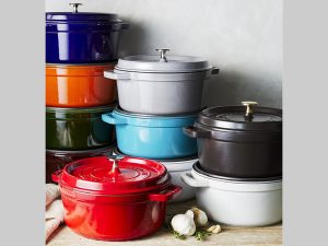 Nồi gang Staub Oval Cocotte Cherry 11cm 4 showroom noi gang staub oval cocotte cherry 11cm