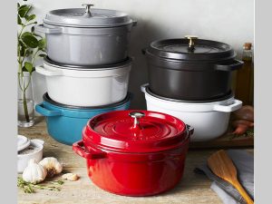 Nồi gang Staub Round Cocotte Cherry 18cm 5 showroom noi gang staub round cocotte cherry 18cm
