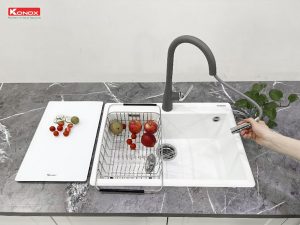 anh showroom chau rua bang da konox ruvita 680 white silver