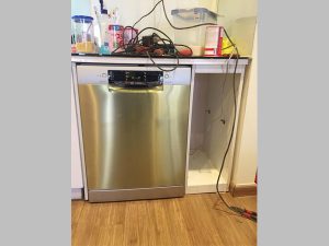 hinh anh lap dat thuc te may rua bat bosch sms46ji04e