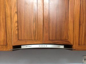 hinh anh lap dat thuc te may hut mui eurosun eh 70af81s