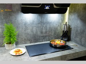 hinh anh lap dat thuc te may hut mui malloca drive f 152b