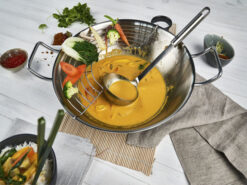 chi tiet muong muc canh zwilling pro soup ladle