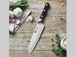 hinh anh thuc te dao zwilling pro santoku hollow knife 18cm