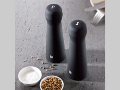hinh anh thuc te lo xay muoi mau den zwilling salt mill black