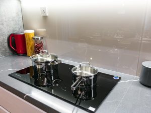 Bếp điện từ Malloca MIR 772 2 hinh anh lap dat thuc te bep dien tu malloca mir 772