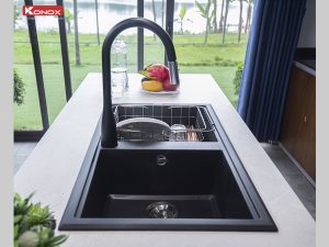 lap dat tai nha khach hang chau rua bat konox phoenix smart 860 black