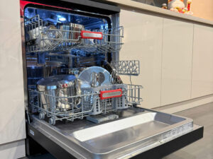 máy rửa bát munchen M6002T02EU lắp TT