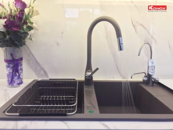 Chậu rửa bát Konox bằng đá lắp thực tế