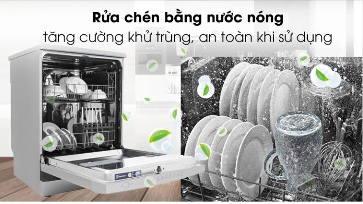 may rua bat su dung nuoc nong va ap luc nuoc