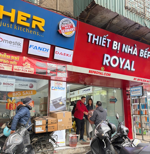 Bếp Royal giao hàng